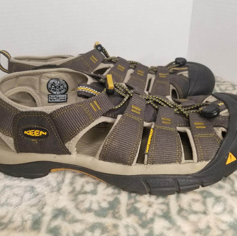 Keen Mens Newport H2 Sandals RAVEN/ALUMINUM Size 10.5